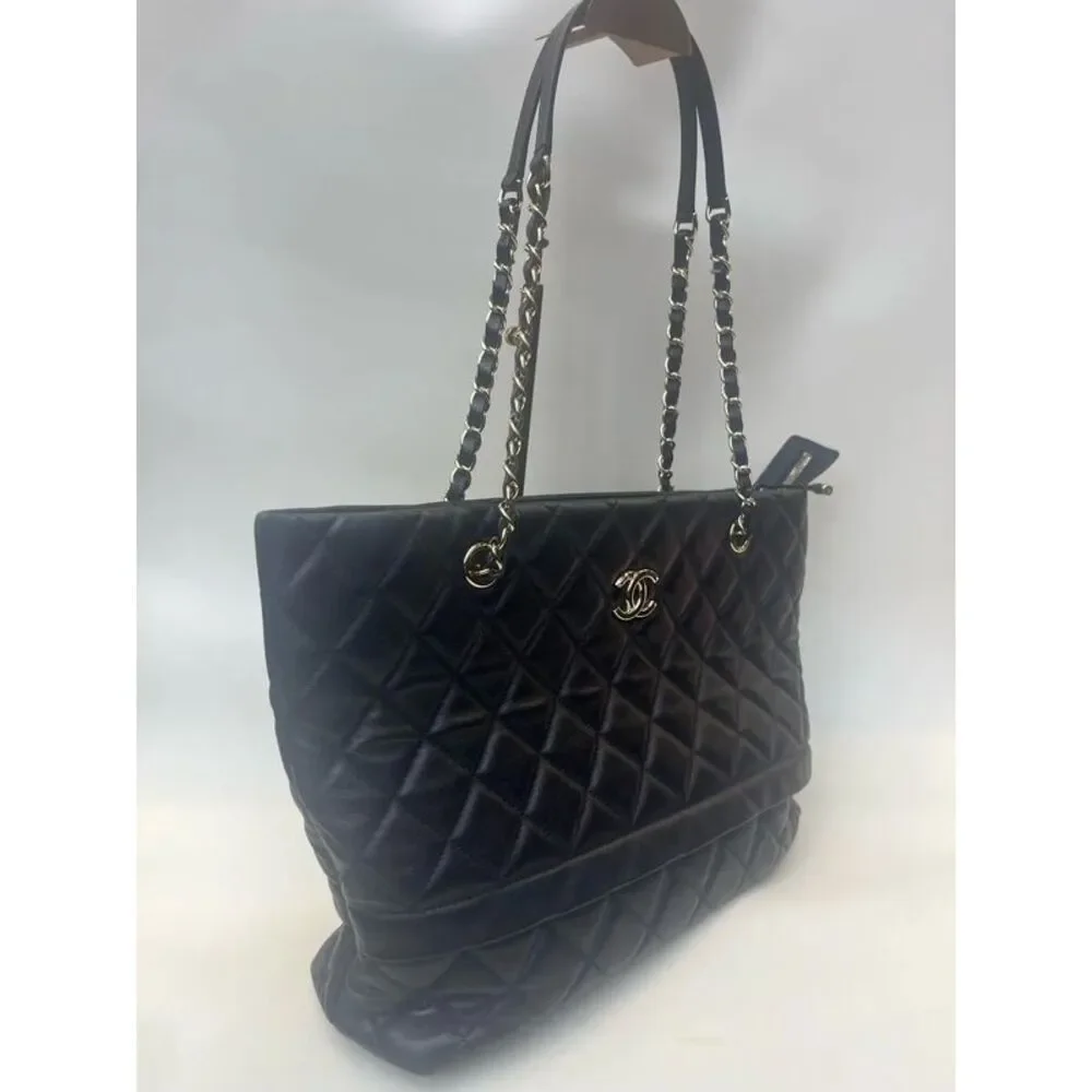 Chanel Women Pre-Loved Bag Very Good Condition